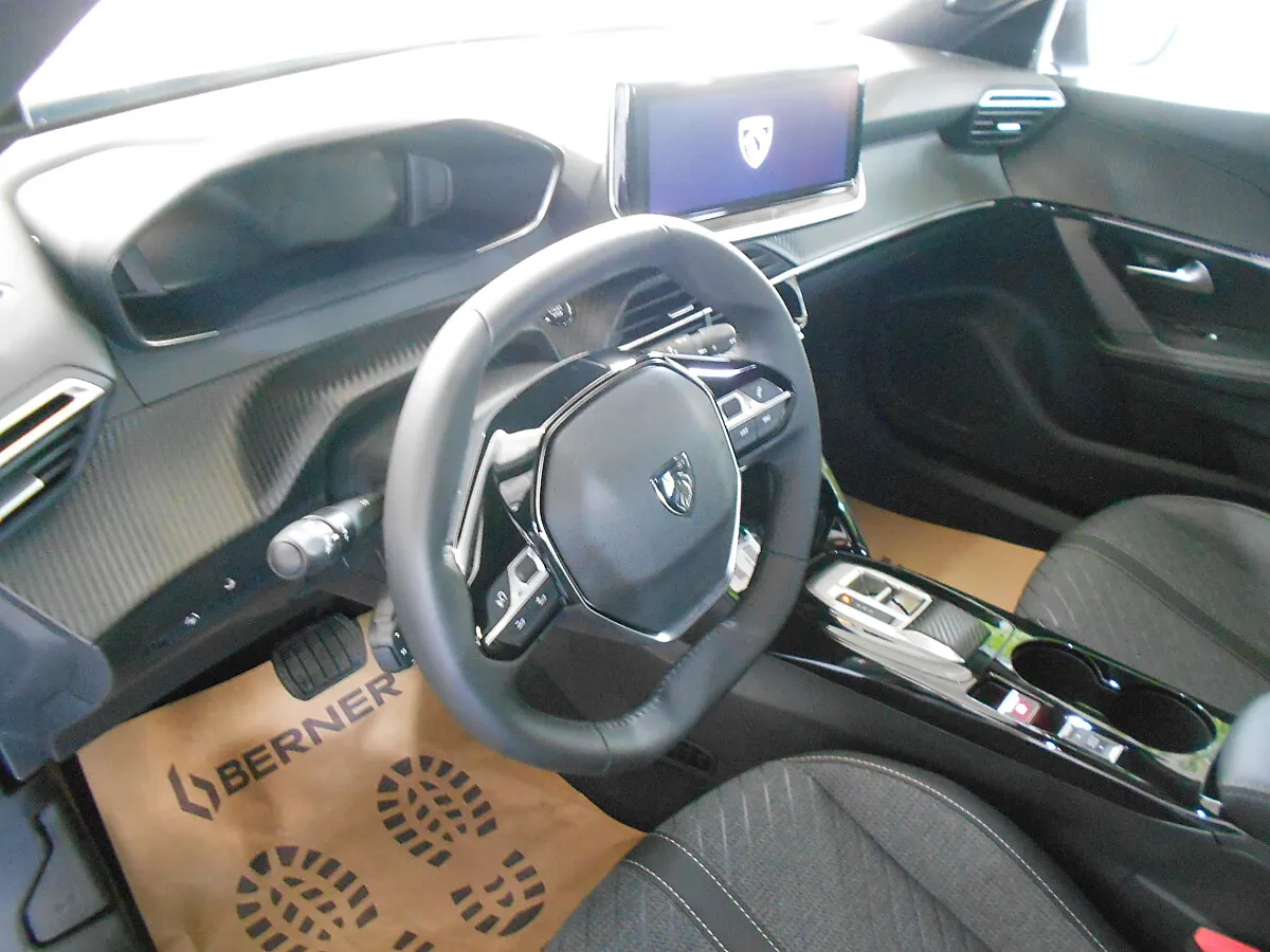 Peugeot 2008 1.2 Hybrid 110 Allure (EURO 6e) – Bild 5