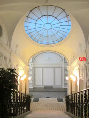 Elegante Stilwohnung in Währinger Palaishaus – Bild 3
