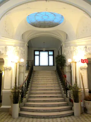 Elegante Stilwohnung in Währinger Palaishaus – Bild 2