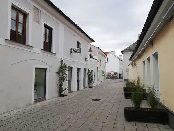 Charmantes Geschäftslokal in der Innenstadt – pohled 2