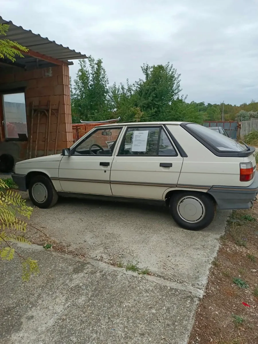 Renault R 11