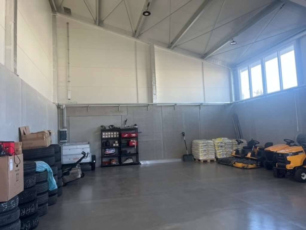 Neuwertiges Hochregallager 112-226m² in Strasshof, Stellplatz, Schnellbahn-Nähe, 10EUR/m² – pohled 3