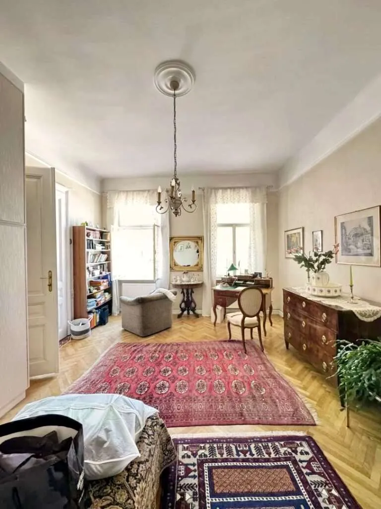 ++NEU++ Top-Anlage! Unbefristet vermietet an 87-jährige Mieterin! Stilaltbau-Rarität mit Entwicklungspotenzial beim Ebner-Eschenbach-Park! Jetzt Chance sichern! - Ansicht 2