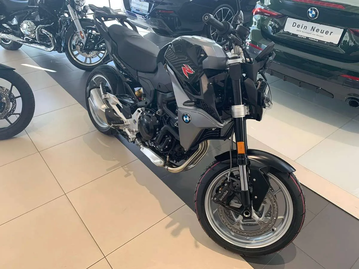 BMW F 900 R