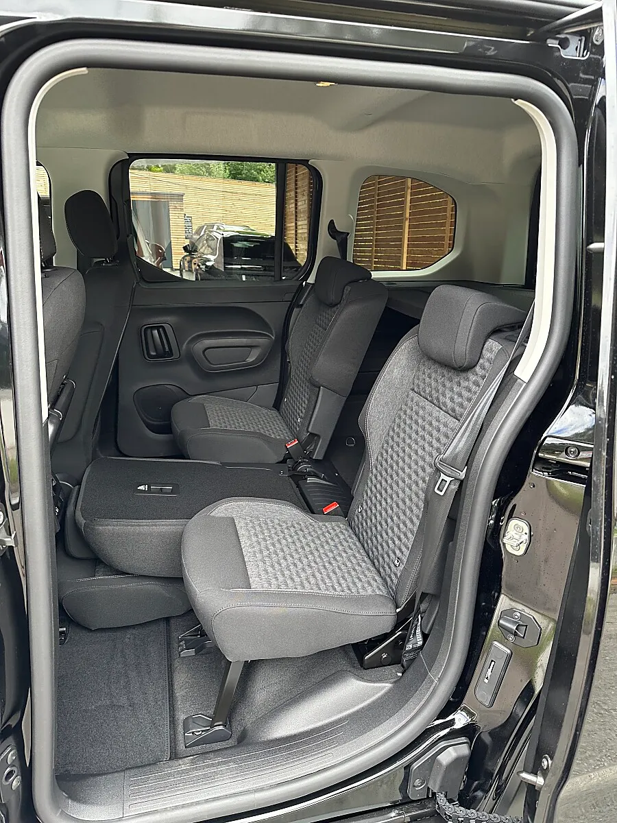 Peugeot Rifter Peugeot Rifter 1,5 BlueHDI 130 S&S GT Line EAT8... – Bild 8
