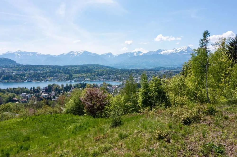 Seeblick-Grundstück in exklusiver Aussichtslage über Velden - Ansicht 3