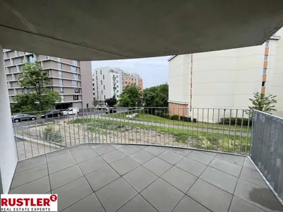 Geräumige 3-Zimmer-Wohnung mit zwei Freiflächen – Bild 2