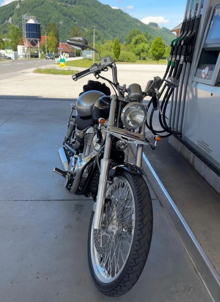 Suzuki Intruder