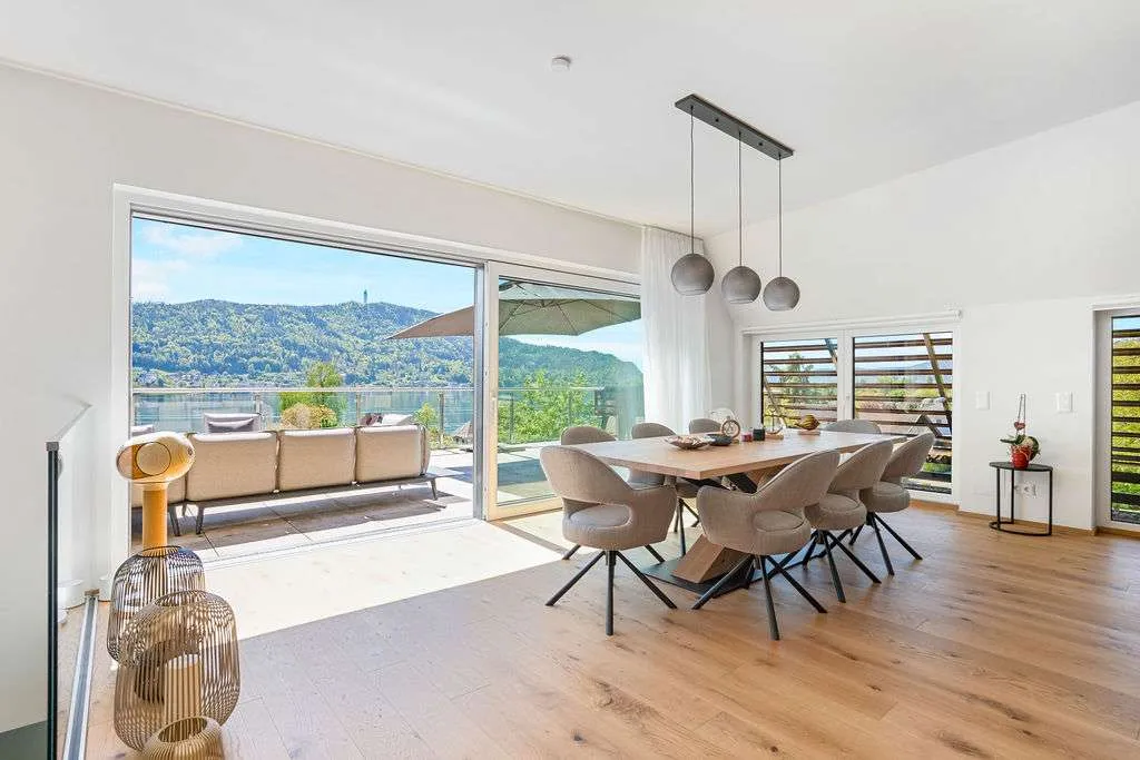 Lifestyle- Penthouse mit traumhafter Dachterrasse und WörtherseeBlick in Pörtschach - Widok 2