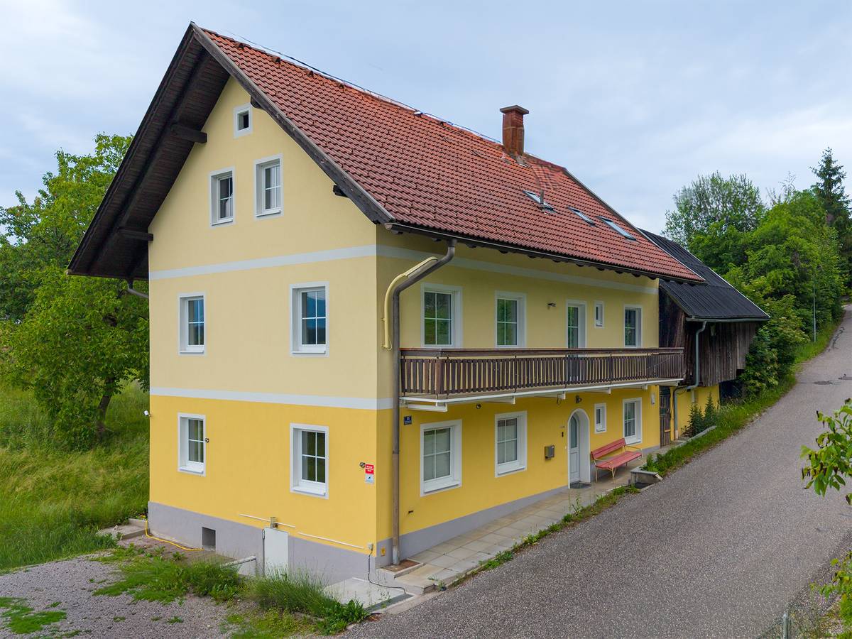 Einfamilienhaus mit Stadl und 1.460m Eigengrund in Finkenstein (Kanzianiberg-Nähe), Finkenstein
