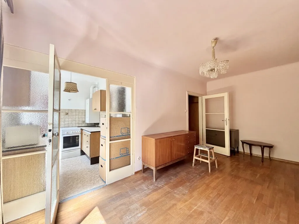 TOP-LAGE NEBEN DER TAUBSTUMMENGASSE - CHARMANTE 1-ZIMMER-WOHNUNG MIT POTENZIAL - Widok 2