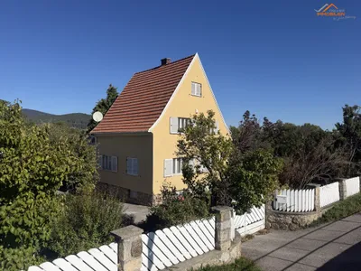 5-Zimmer-Haus kaufen in Neunkirchen – 167 m², € 299.000 – Bild 1 von 37