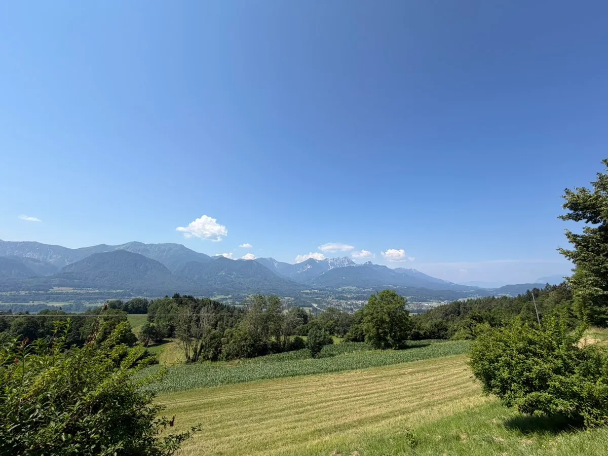 Naturparadies nahe Velden - 1.395 m² Grundstück mit unverbaubarem Karawankenblick***** - Widok 2