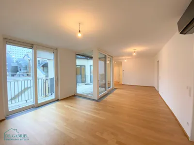 DACHGESCHOSSWOHNUNG mit TERRASSE/LOGGIA - NÄHE SCHWEDENPLATZ – Bild 2