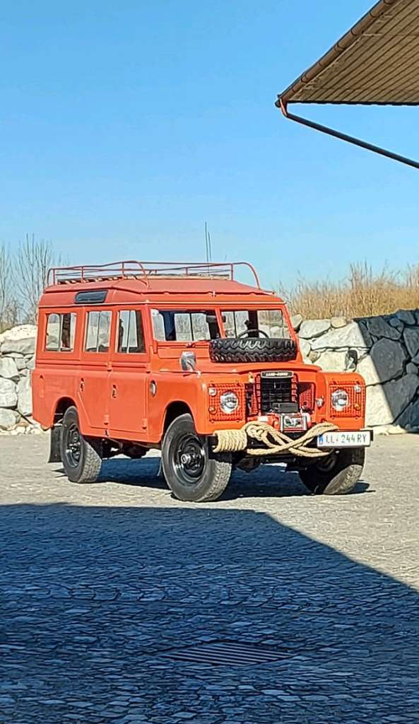 Land Rover Defender Serie 3 6-Zylinder Overdrive SUV / Geländewagen
