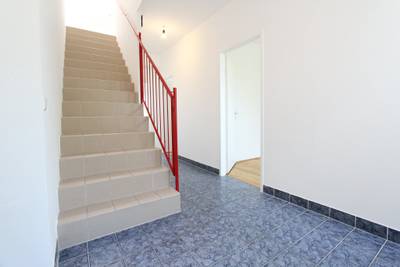 Stilvolle 4-Zimmer-Maisonette-Wohnung mit Loggia und großer Terrasse! – Bild 2