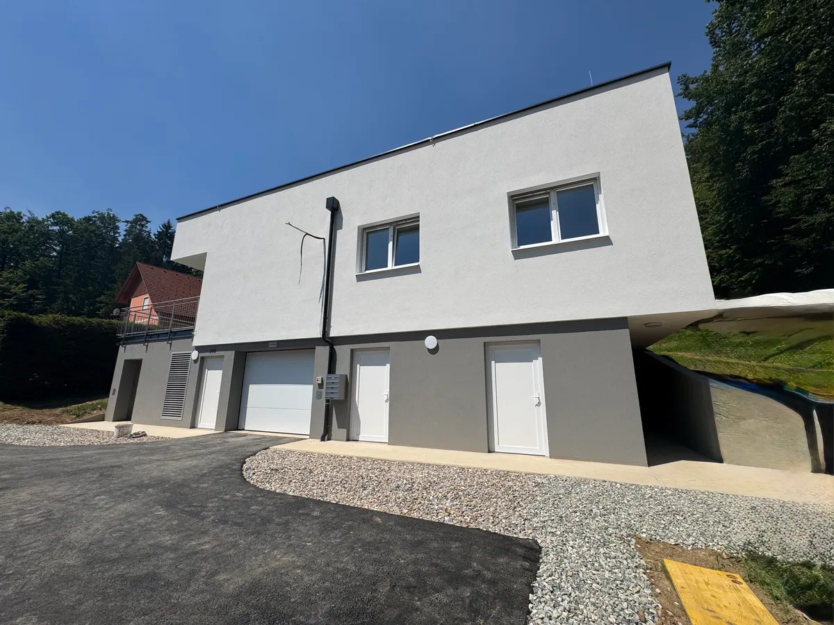 ##ERSBEZUG..BITTE EINZIEHEN . nette 2 Zimmergartenwohnung mit Terrasse, Lift und Tiefgarage am Waldrand !!## - Ansicht 2