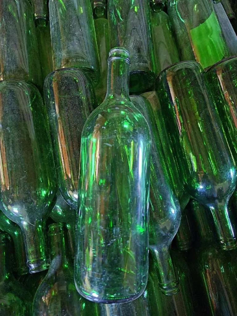 Füreder Saftflasche 1l, € 0,21 (8385 Neuhaus am Klausenbach)