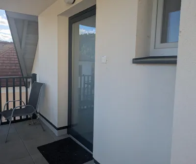 3-Zimmer-Wohnung mieten in Neunkirchen – 88 m², € 1.100 – Bild 2 von 9