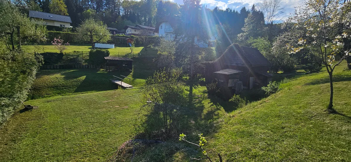 Großzügiges Baugrundstück mit Holz-Wochenendhäuschen in der Stadtgemeinde Gleisdorf - Ansicht 2