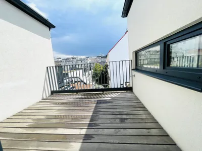 Ruheoase: 4-Zimmer Dachgeschosswohnung mit Terrasse - TOPLAGE NÄHE BELVEDERE – Bild 2
