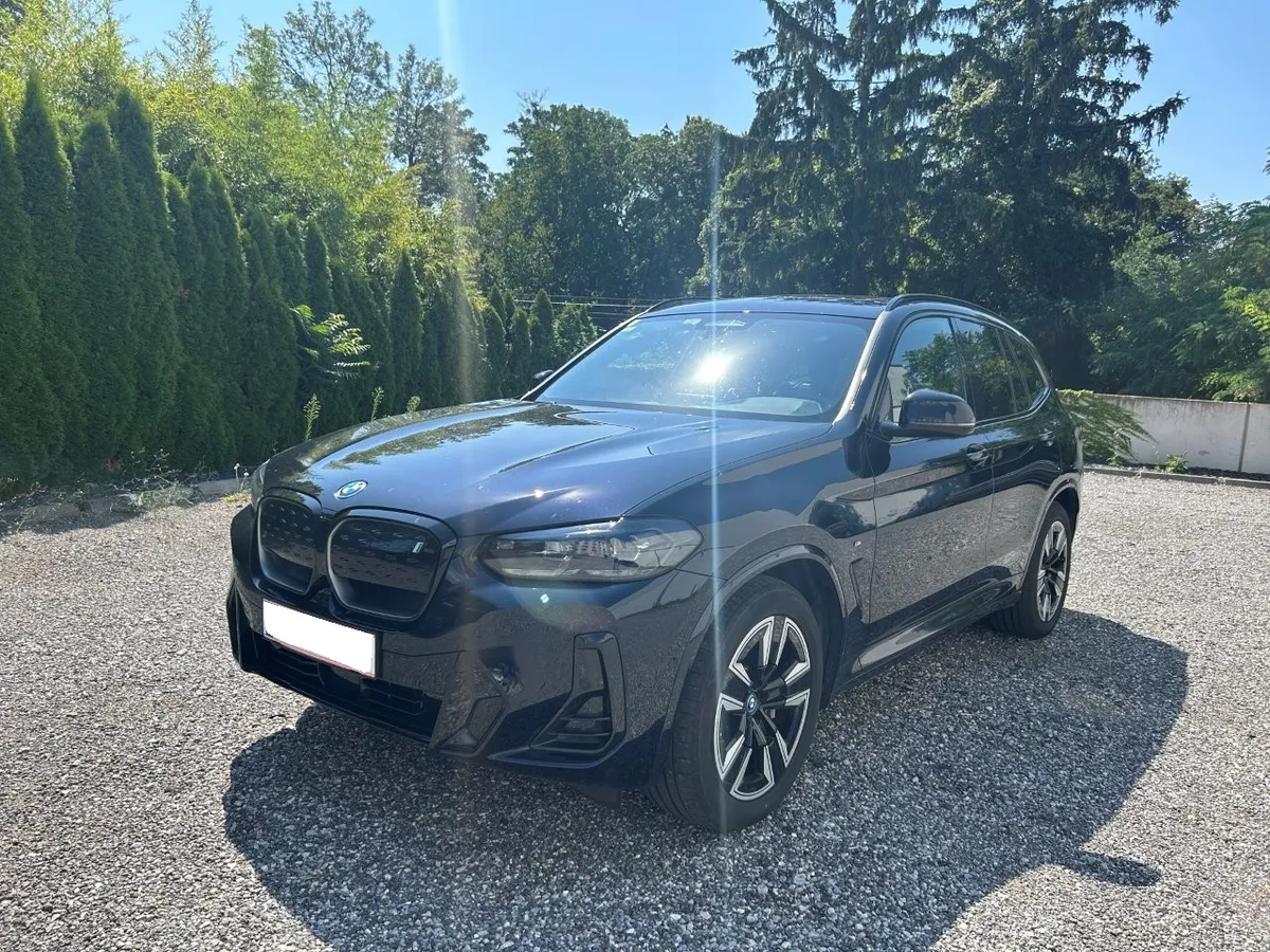 BMW iX3