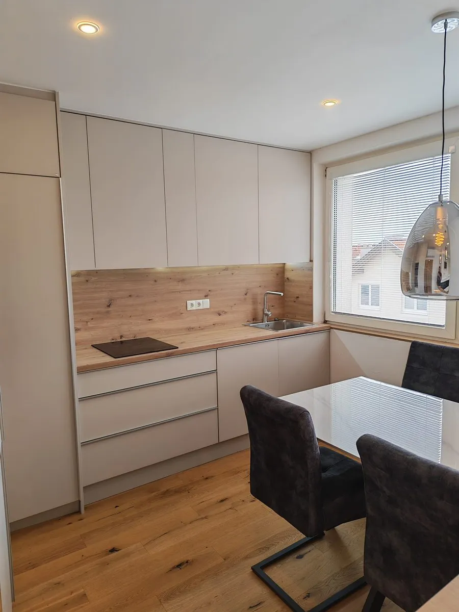 Einziehen & wohlfühlen - perfekt renoviert, voll klimatisiert, möbliert & bezugsbereit! - Ansicht 2