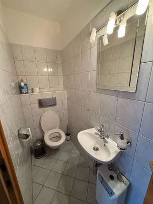 6-Zimmer-Gewerbeimmobilie mieten in Wels – 140 m², € 2.900 – Bild 15 von 15