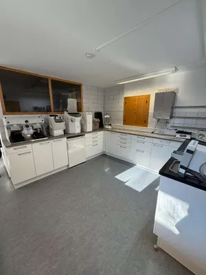 6-Zimmer-Gewerbeimmobilie mieten in Wels – 140 m², € 2.900 – Bild 10 von 15