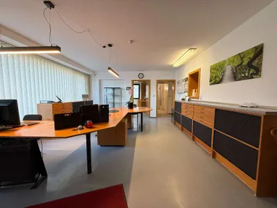 6-Zimmer-Gewerbeimmobilie mieten in Wels – 140 m², € 2.900 – Bild 1 von 15