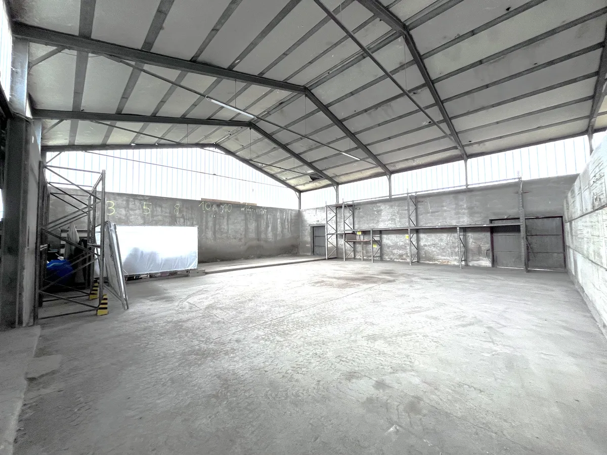 Werkstatt 200 m² inklusive Lagerhalle, Abstellräumen, Büro, Garage, Parkplätze, Schauraum sehr preiswert und günstig. - Ansicht 3