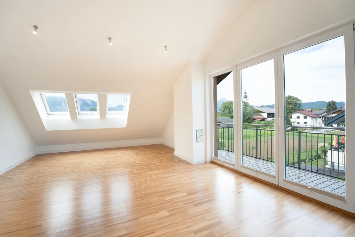 Charmante 3-Zimmer-Wohnung mit Balkon und Dachschrägen – pohled 2