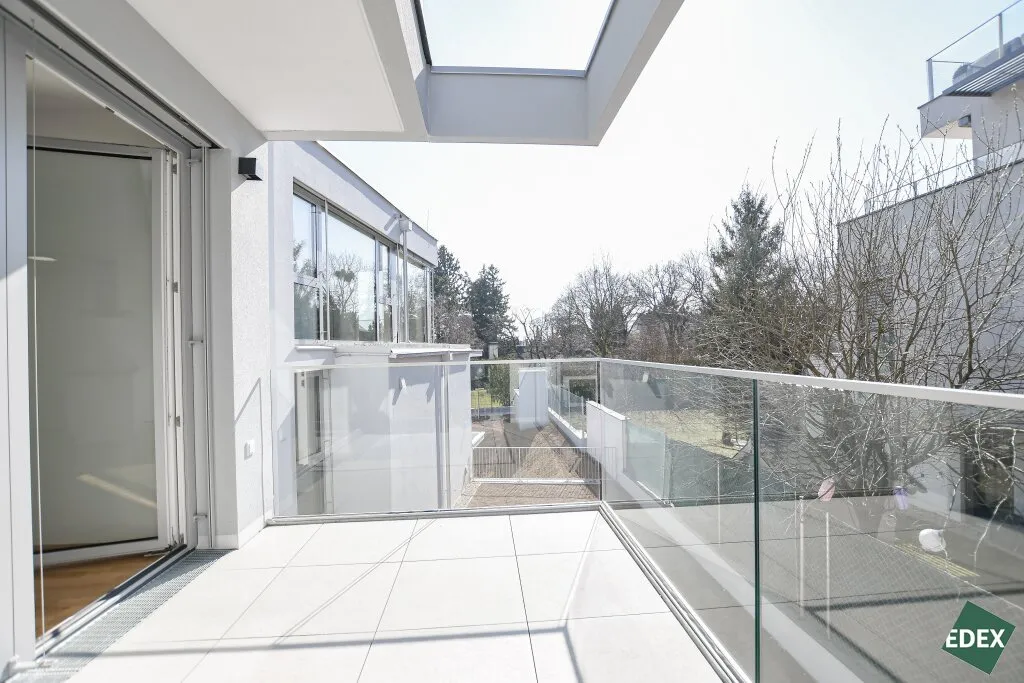 Erstbezug mit Stadtblick: Schöne 3-Zimmer-Wohnung mit Terrasse und moderner Ausstattung - Ansicht 3