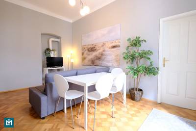 MÖBLIERTE 2-ZIMMER WOHNUNG IN TOP-LAGE!