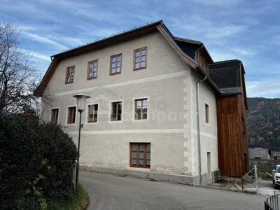 9-Zimmer-Immobilie kaufen in Sankt Veit an der Glan – 453 m², € 890.000 – Bild 2 von 8