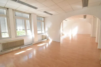 11-Zimmer-Gewerbeimmobilie mieten in Wien – 359 m², € 5.421 – Bild 4 von 6