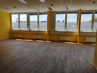 Gewerbeimmobilie mieten in Wels – 85 m², € 512 – Bild 2 von 13
