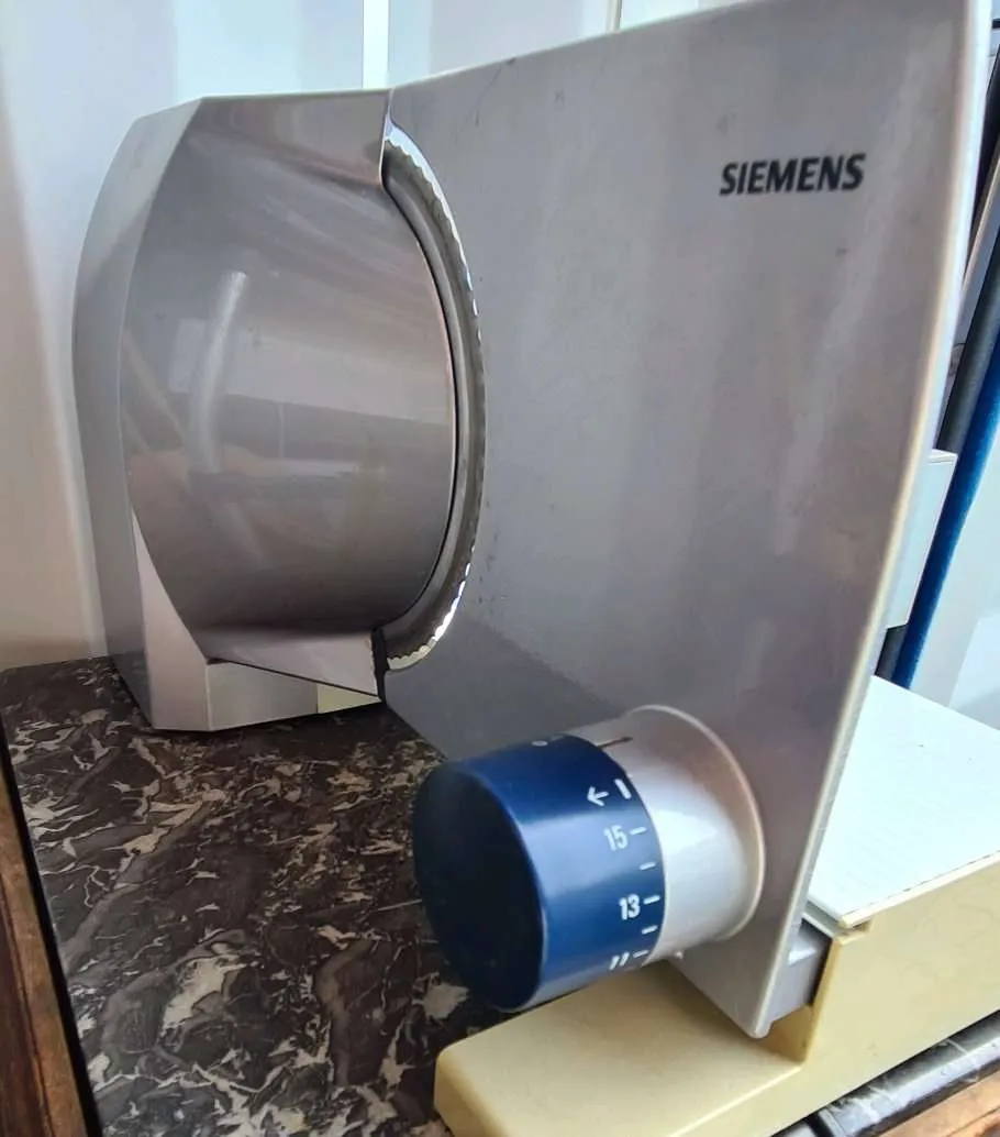 Siemens elektrischer Allesschneider Küche Wurst Brot, € 25,- (2451 Hof am Leithaberge)