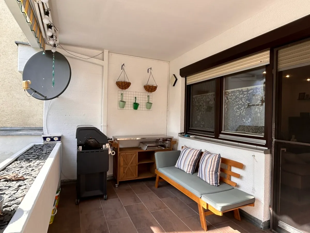 Renovierte 4-Zimmer Wohnung mit großer Loggia in ruhiger Lage – pohled 3