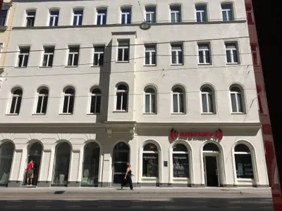 8-Zimmer-Gewerbeimmobilie mieten in Wien – 160 m², € 3.206