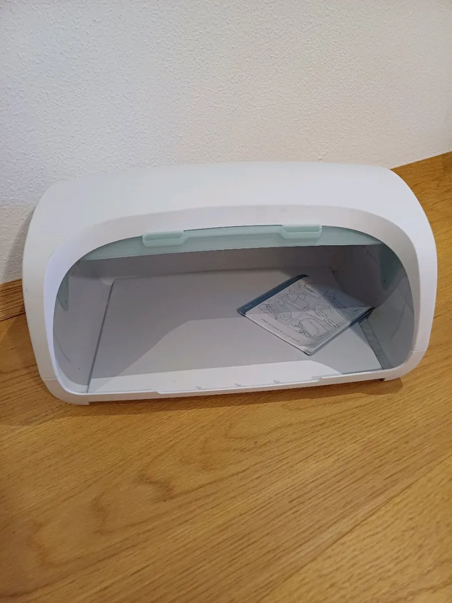 Tupperware Brotdose, € 30,- (3324 Euratsfeld)