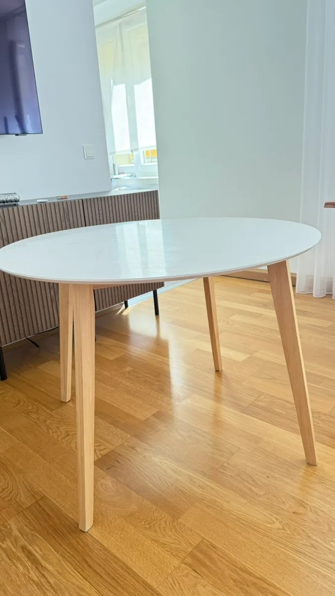 Esstisch rund 120 cm zu verschenken, € 0,- (1100 Wien)