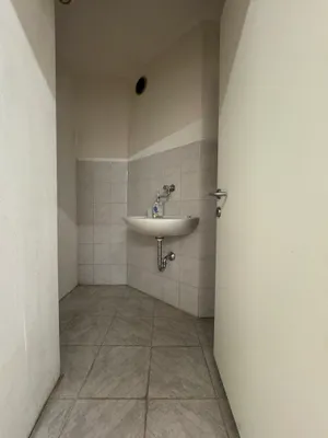 10-Zimmer-Gewerbeimmobilie mieten in Wien – 492 m², € 9.315 – Bild 20 von 35