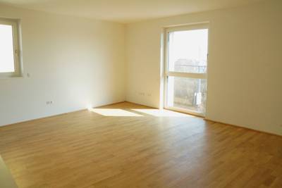 Helle 3 Zimmer Neubauwohnung (teilmöbliert)