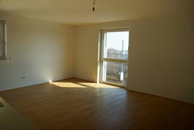 Helle 3 Zimmer Neubauwohnung (teilmöbliert) – Bild 2