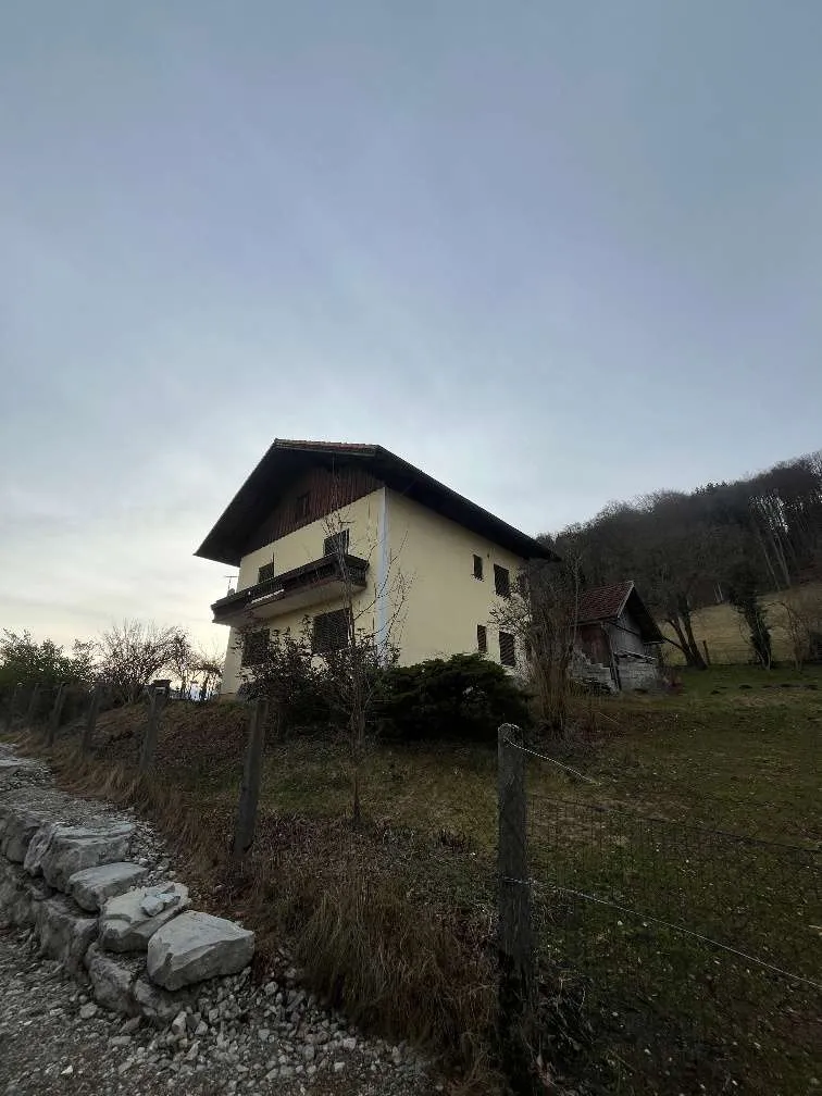 PRIVATVERKAUF! Einfamilienhaus mit großem Grundstück und schönem Ausblick - Ansicht 2