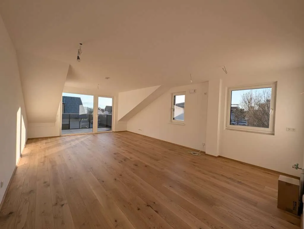 Erstbezug in Hallwang: Hochwertige 3-Zimmer-Dachgeschosswohnung (Bezugsfertig & ohne Käuferprovision)! - Ansicht 2