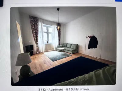 Helle hochwertig renovierte Altbauwohnung / Bright, high-quality renovated apartment in a charming period building, photo 1