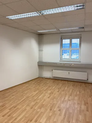 1-Zimmer-Gewerbeimmobilie mieten in Linz – 22 m², € 319 – Bild 3 von 7