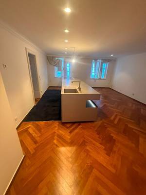 Grabennähe! Dachmaisonette mit bezaubernden Dachgarten in denkmalgeschütztem Barockhaus! – Bild 3